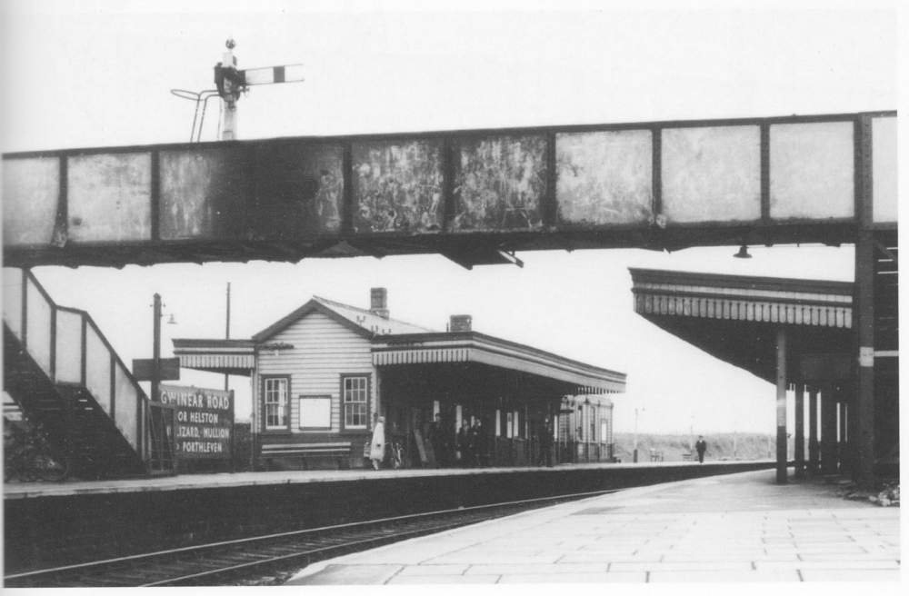 gwinear road with full canopy